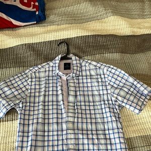 Tailorbyrd short sleeve button shirt . Size small